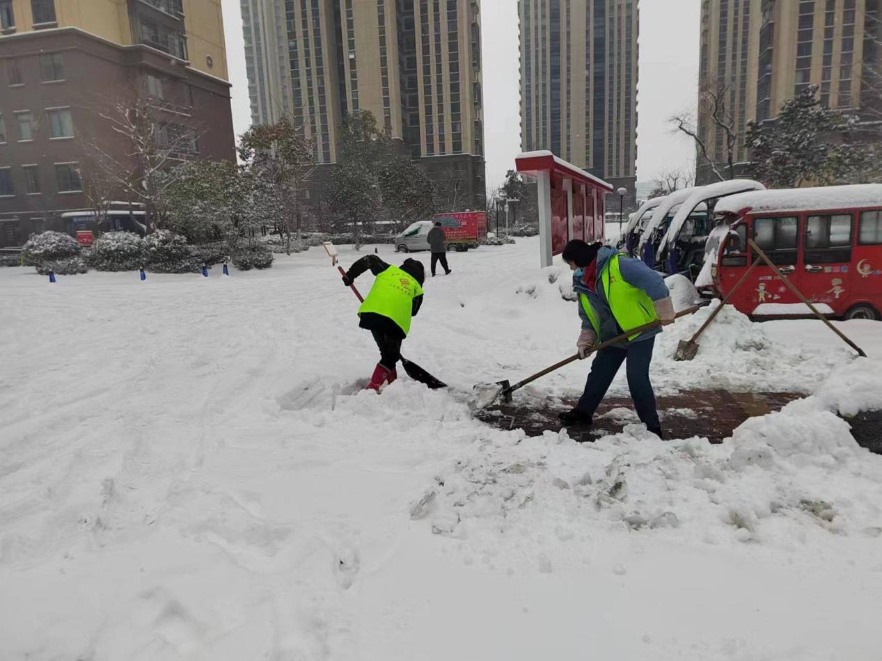 最美不過下雪天，溫暖不過物業人