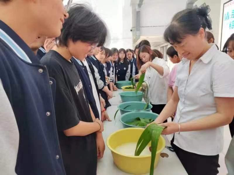 粽葉飄香寄深情，端午祝福助學子——安徽邦和物業雪楓中學項目部溫情助考活動紀實