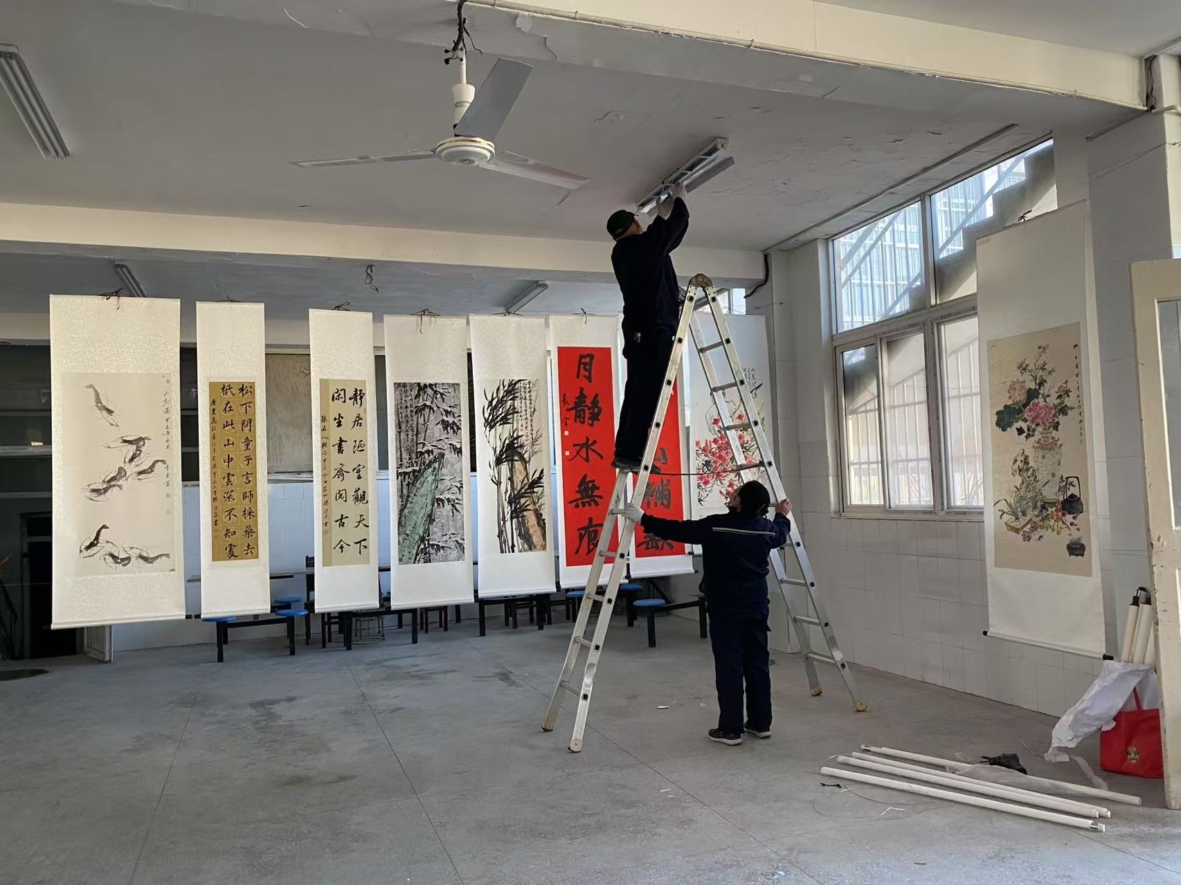 墨舞丹青映風采，邦和物業筑盛展——宿州三中項目部成功助力'墨韻丹青·知聯風采'書畫展后勤保障工作